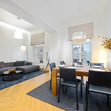 5 Stories Luxury&space In The Old Town With Care For Apartment