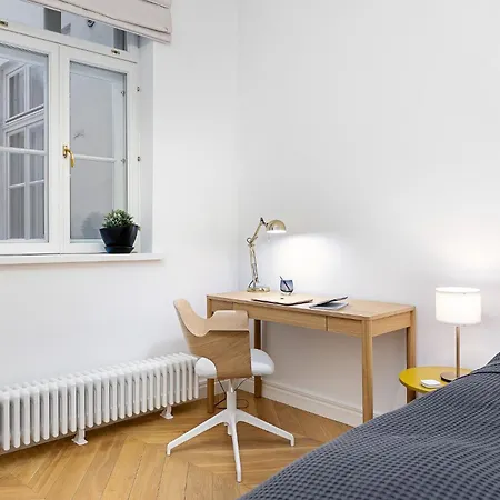 5 Stories Luxury&space In The Old Town With Care For Apartment *