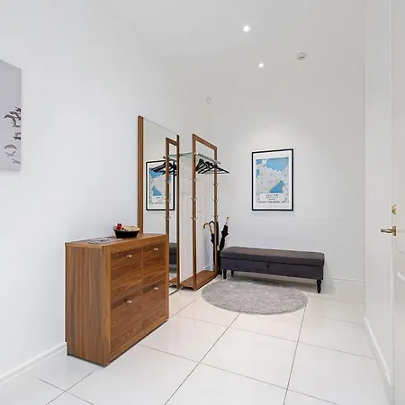 5 Stories Luxury&space In The Old Town With Care For *