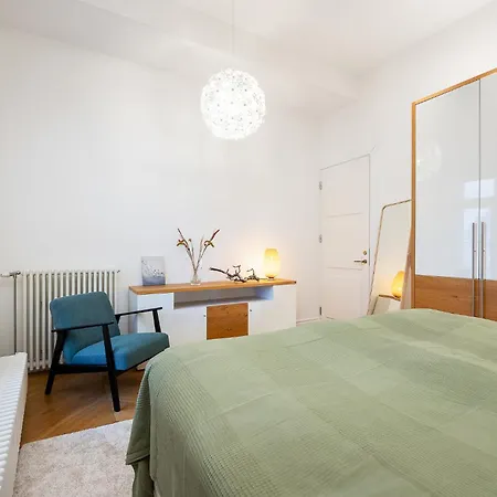 5 Stories Luxury&space In The Old Town With Care For