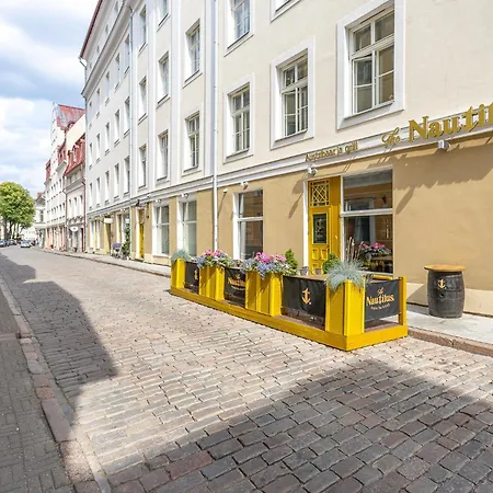 5 Stories Luxury&space In The Old Town With Care For Tallinn