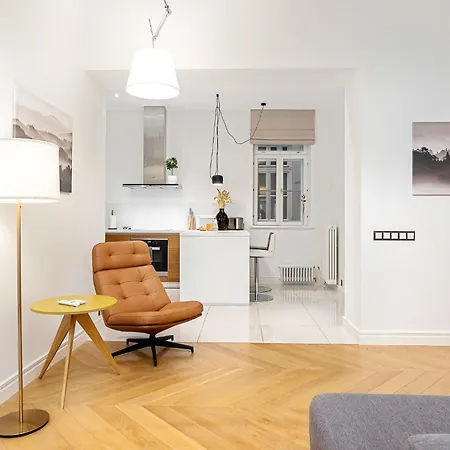 5 Stories Luxury&space In The Old Town With Care For * Tallinn