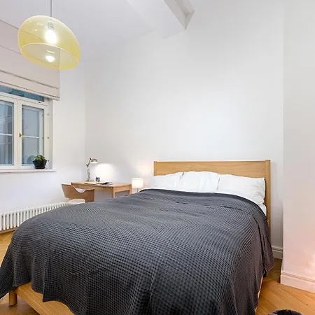 5 Stories Luxury&space In The Old Town With Care For