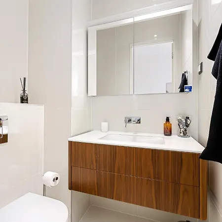 5 Stories Luxury&space In The Old Town With Care For